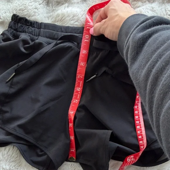 Women's Black Lululemon Athletica Shorts size 6 - Picture 11 of 11